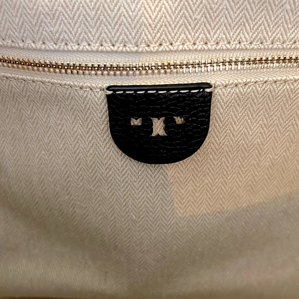 Tory Burch McGraw Pebbled Leather Bucket Bag - Picture 9 of 11